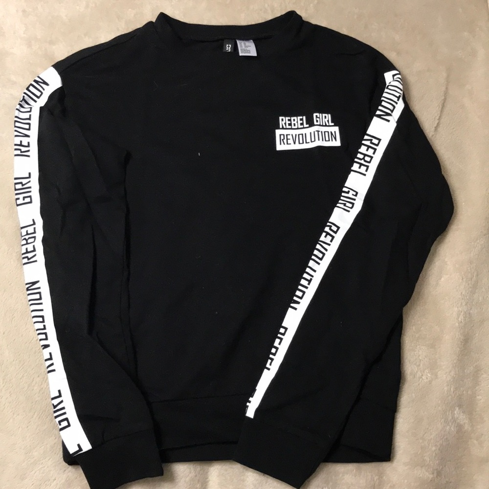 Black long sleeve sweatshirt